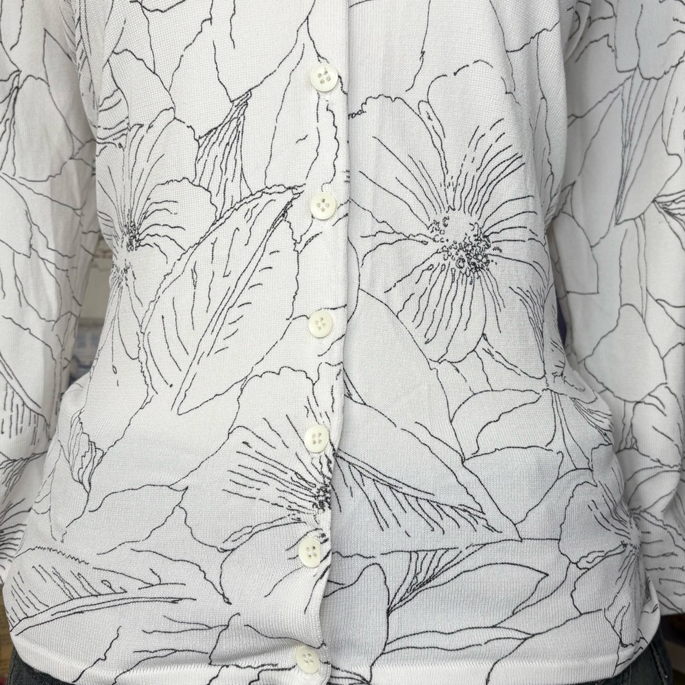 Floral Button-Up Top - Picture 3 of 8